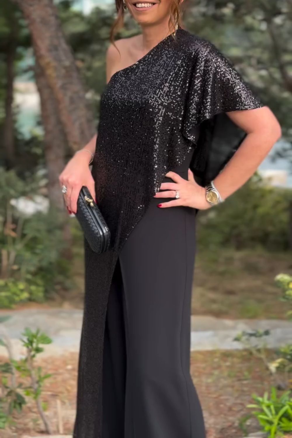 Ursiime Design Mother Of The Bride Chiffon Black Oblique Collar Short Sleeve 3D Elegant Asymmetric Hem Sequin Two Piece Pant Sets [Pre-Order]